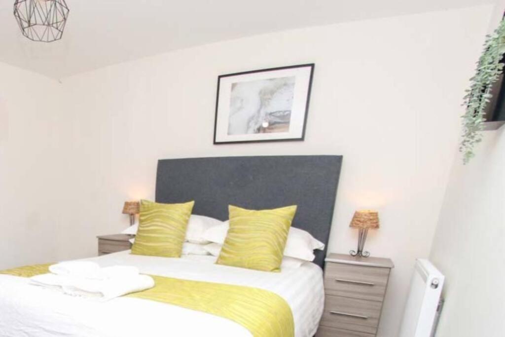 No12-Luxe Living Guest Apartment- 1 Bed-Garden-Private Parking-Wifi-Beach-City Суонзи Екстериор снимка