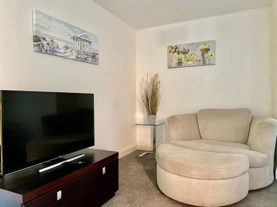 No12-Luxe Living Guest Apartment- 1 Bed-Garden-Private Parking-Wifi-Beach-City Суонзи Екстериор снимка